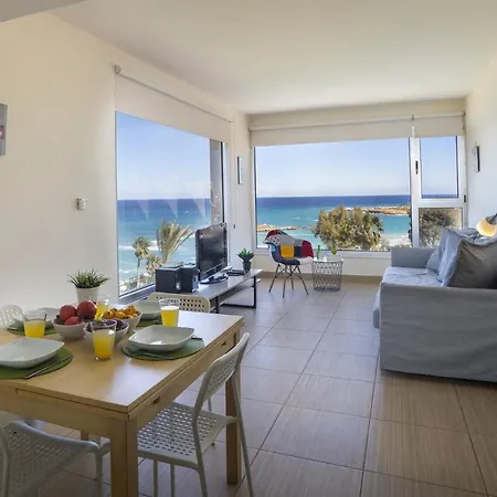 Imagine You And Your Family Renting This Perfect On Fig Tree Bay, 1413 Villa