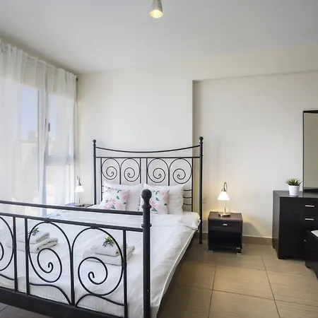 Imagine You And Your Family Renting This Perfect On Fig Tree Bay, 1413