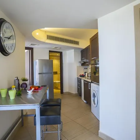 Imagine You And Your Family Renting This Perfect On Fig Tree Bay, 1413 Villa *