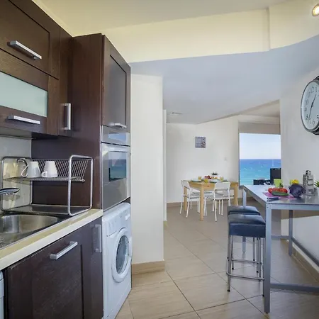 Imagine You And Your Family Renting This Perfect On Fig Tree Bay, 1413